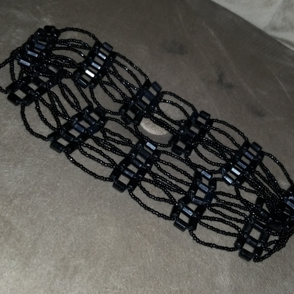 Black choker necklace - Picture 2 of 3